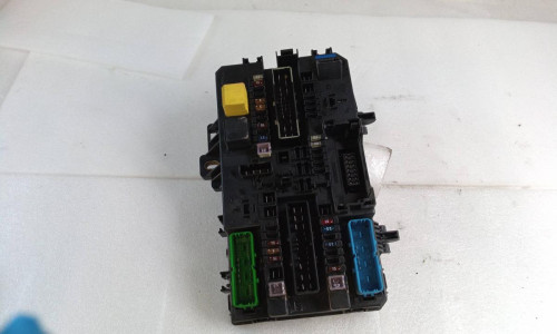  CAJA RELES / FUSIBLES OPEL CORSA C 
