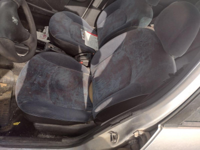 ASIENTO DELANTERO IZQUIERDO