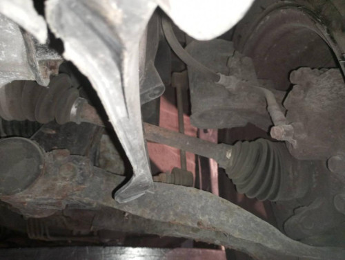 TRANSMISION DELANTERA IZQUIERDA Mazda 323 F/S BERLINA (BJ) 