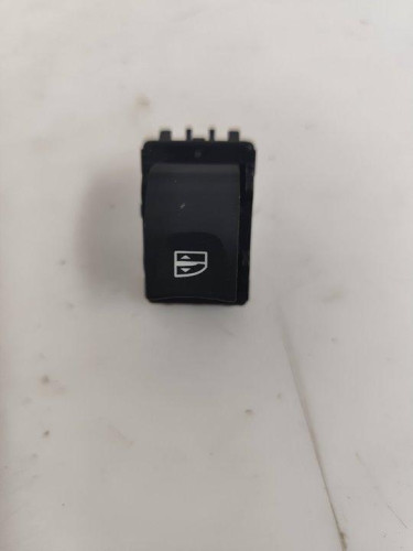  MANDO ELEVALUNAS TRASERO IZQUIERDO Renault MEGANE III BERLINA 5P 