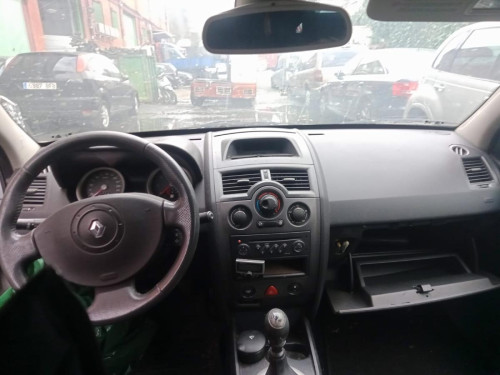  RENAULT MEGANE II BERLINA 3P 