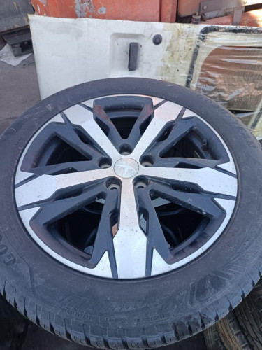 LLANTA DELANTERA Peugeot 3008 
