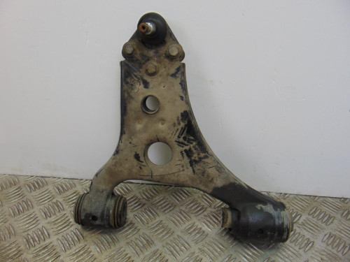 BRAZO SUSPENSION INFERIOR DELANTERO IZQUIERDO de segunda mano