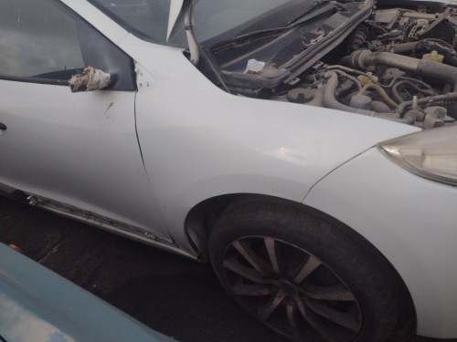 ALETA DELANTERA DERECHA Renault MEGANE III BERLINA 5P 