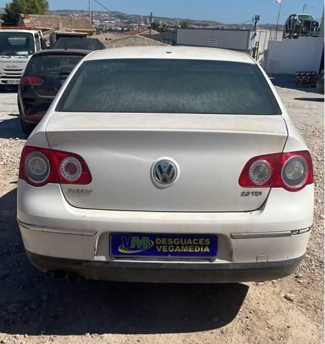 VOLKSWAGEN PASSAT BERLINA (3C2) — Donor Vehicle for Used Parts 