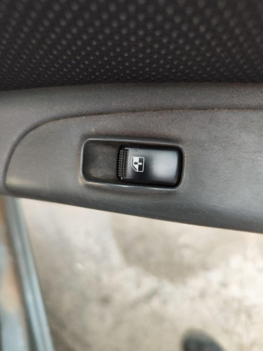 MANDO ELEVALUNAS TRASERO DERECHO KIA RIO (JB) 