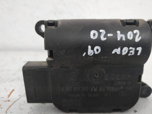 MOTOR APERTURA TRAMPILLAS CLIMATIZADOR Seat LEON (1P1) 