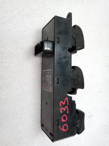 MANDO ELEVALUNAS DELANTERO IZQUIERDO Mitsubishi OUTLANDER (CW0) 