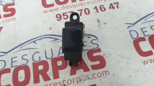 MANDO ELEVALUNAS TRASERO DERECHO Nissan TIIDA (C11X/SC11X) 