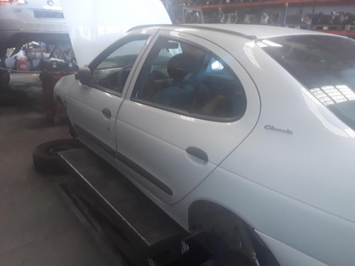 RENAULT MEGANE I FASE 2 CLASSIC (LA...) — vehículo donante para recambios 