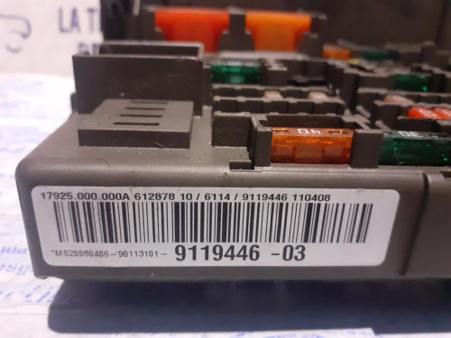  CAJA RELES / FUSIBLES 