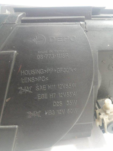  FARO DERECHO VOLVO S40 BERLINA 