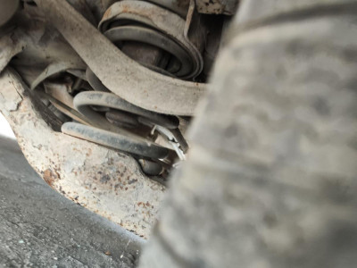 BRAZO SUSPENSION TRASERO DERECHO