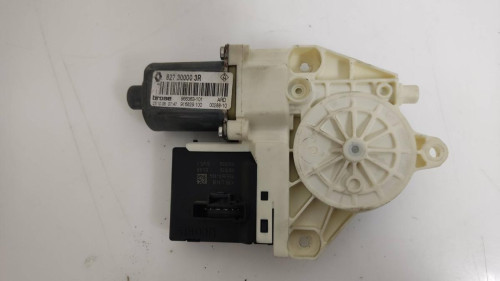 MOTOR ELEVALUNAS TRASERO DERECHO Renault MEGANE III BERLINA 5P 