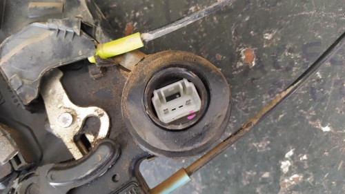 CERRADURA PUERTA TRASERA IZQUIERDA Toyota HILUX (KUN) 