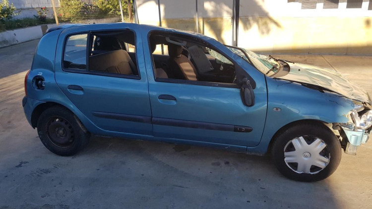 Renault Clio II Fase I (B/CB0)(1998->) SIN IDENTIFICAR