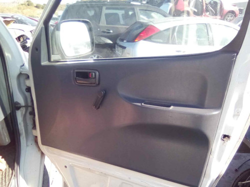  TOYOTA HI-ACE 