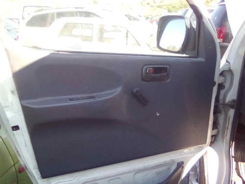  TOYOTA HI-ACE 