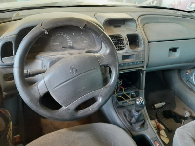 RENAULT LAGUNA (B56)