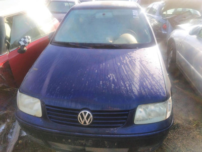 VOLKSWAGEN POLO III BERLINA (6N2)
