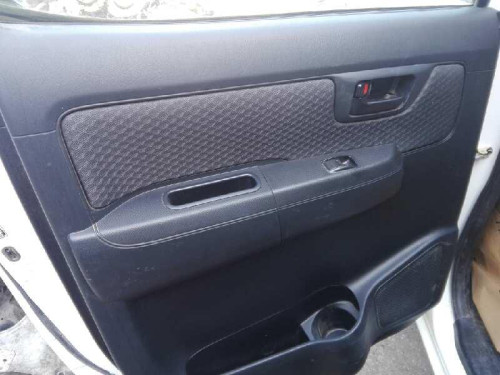 TOYOTA HILUX (KUN) — vehículo donante para recambios 