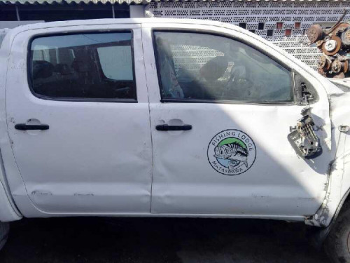 TOYOTA HILUX (KUN) — vehículo donante para recambios 