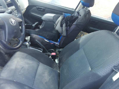 TOYOTA HILUX (KUN) — vehículo donante para recambios 