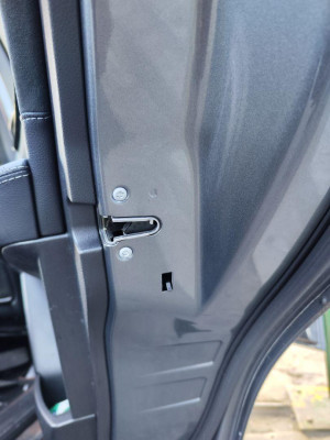 CERRADURA PUERTA TRASERA DERECHA