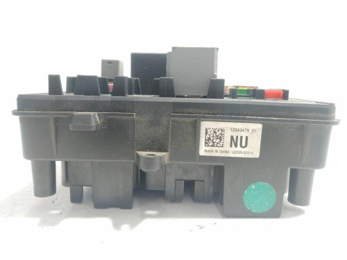  CAJA RELES / FUSIBLES Opel INSIGNIA BERLINA 