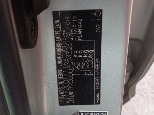 TOYOTA PRIUS (NHW20) — автомобиль-донор на запчасти 