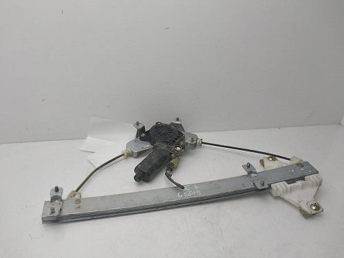 ELEVALUNAS TRASERO IZQUIERDO Hyundai TERRACAN (HP) 