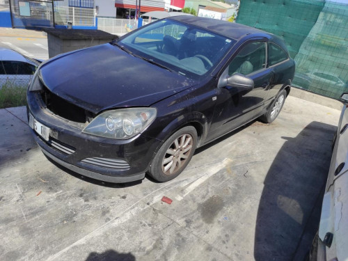 OPEL ASTRA H GTC — vehículo donante para recambios 