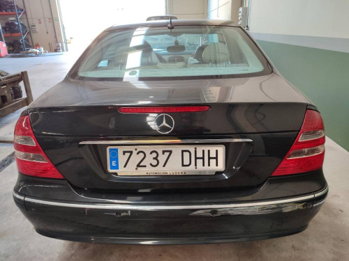 MERCEDES-BENZ CLASE E (BM 211) BERLINA — vehículo donante para recambios 