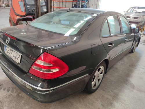 MERCEDES-BENZ CLASE E (BM 211) BERLINA — vehículo donante para recambios 
