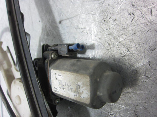 ELEVALUNAS DELANTERO DERECHO SEAT CORDOBA BERLINA (6K2) 
