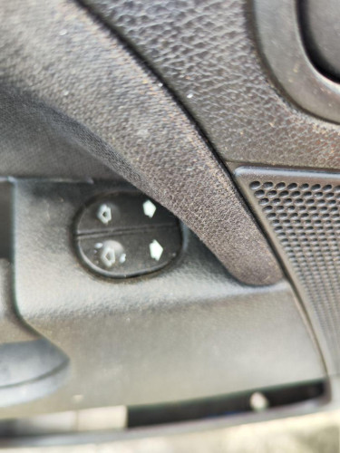 MANDO ELEVALUNAS DELANTERO IZQUIERDO Ford FIESTA (CBK) 