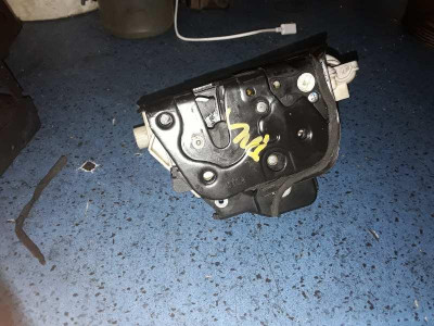 CERRADURA PUERTA DELANTERA DERECHA