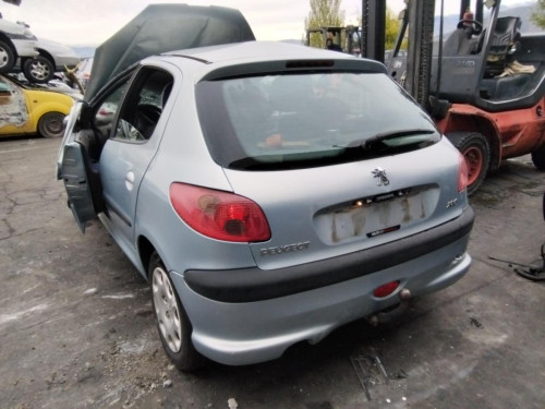 PEUGEOT 206 — vehículo donante para recambios 