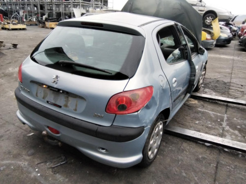 PEUGEOT 206 — vehículo donante para recambios 