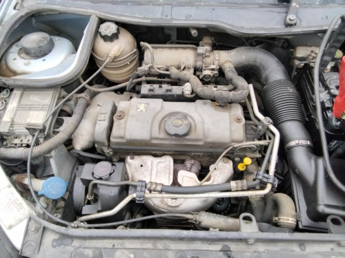 PEUGEOT 206 — vehículo donante para recambios 