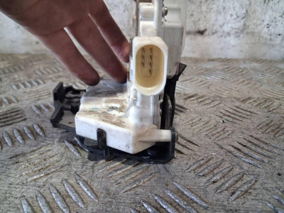 CERRADURA PUERTA DELANTERA DERECHA