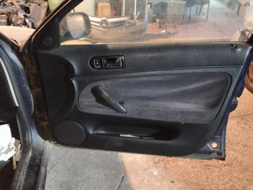 GUARNECIDO PUERTA DELANTERA DERECHA Volkswagen PASSAT BERLINA (3B2) 