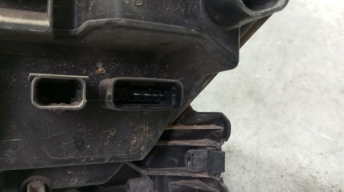  FARO DERECHO, RENAULT, LAGUNA III BERLINA 