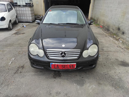 MERCEDES-BENZ CLASE C (BM 203) SPORTCOUPE — vehículo donante para recambios 