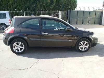 RENAULT MEGANE II BERLINA 3P