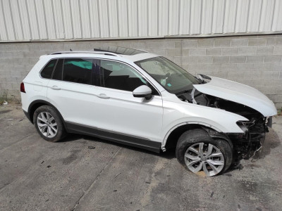 VOLKSWAGEN TIGUAN (AD1)