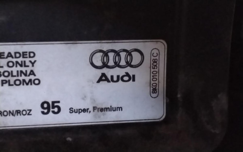 TAPA EXTERIOR COMBUSTIBLE AUDI A4 BERLINA (8K2) 