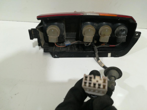  PILOTO TRASERO DERECHO 