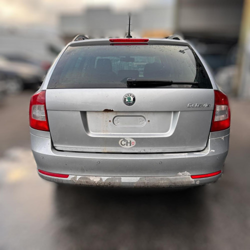 SKODA OCTAVIA COMBI (1Z5) б/у