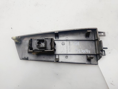 MANDO ELEVALUNAS DELANTERO DERECHO TOYOTA COROLLA (E12) 